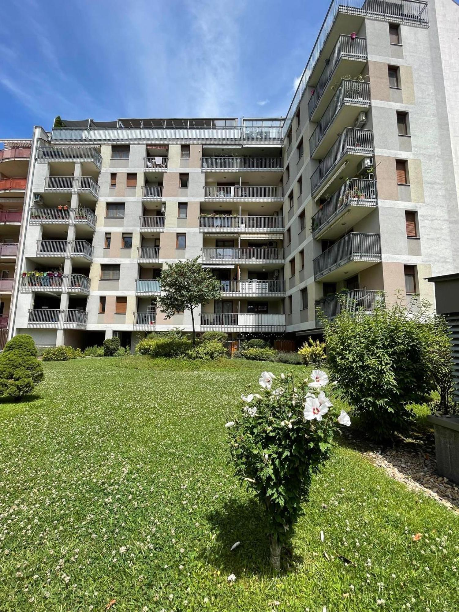 Green City Apartment Budapest - Free Garage, Ac, Balcony, Wi-Fi Dış mekan fotoğraf